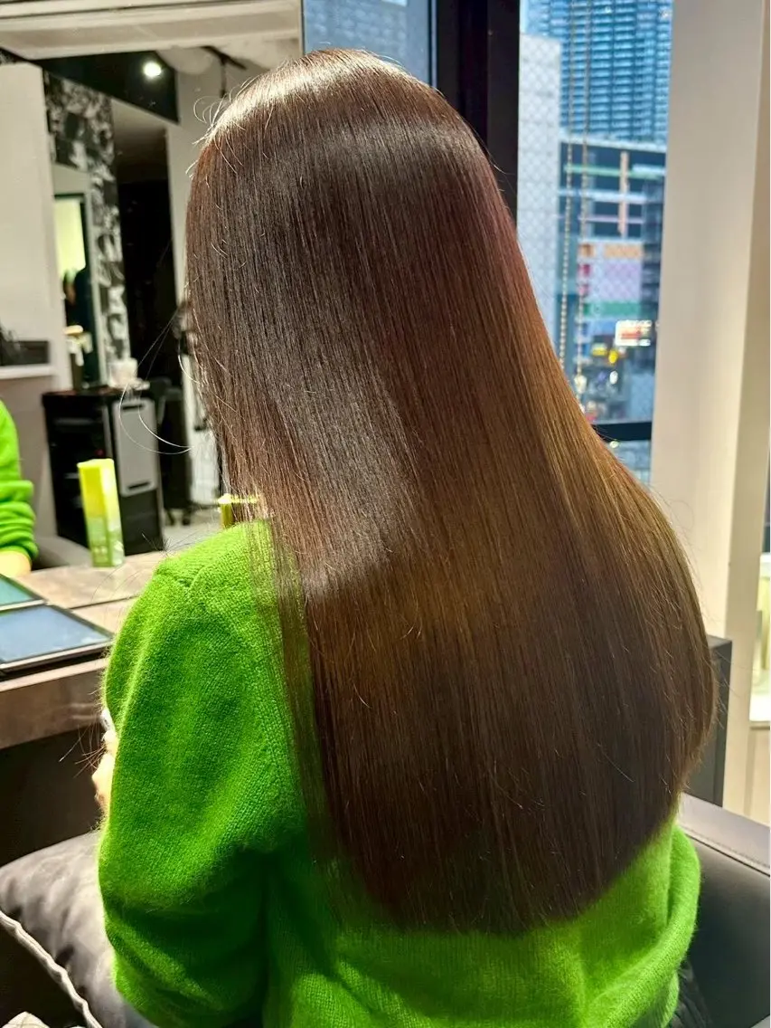 ロング 縮毛矯正 イシド ソラトのヘアスタイル