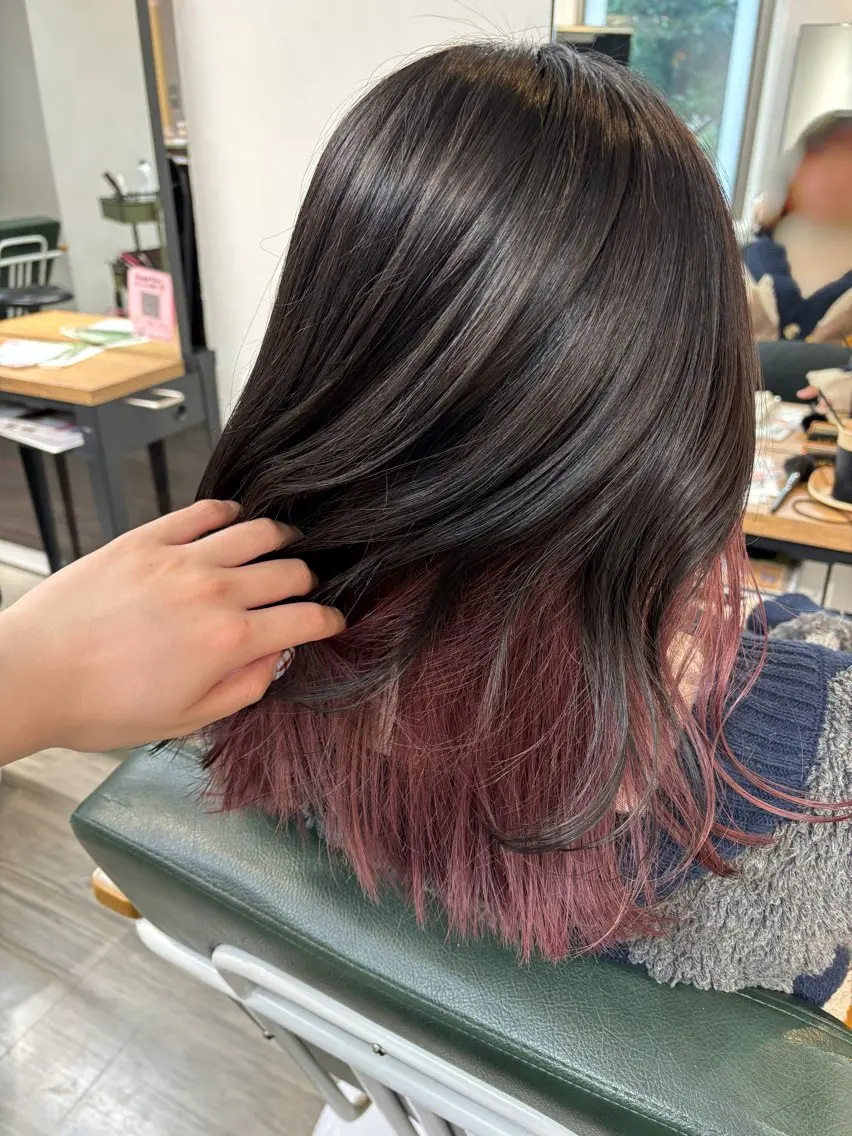 ミディアム カラー インナーカラー 福石 玲華のヘアスタイル