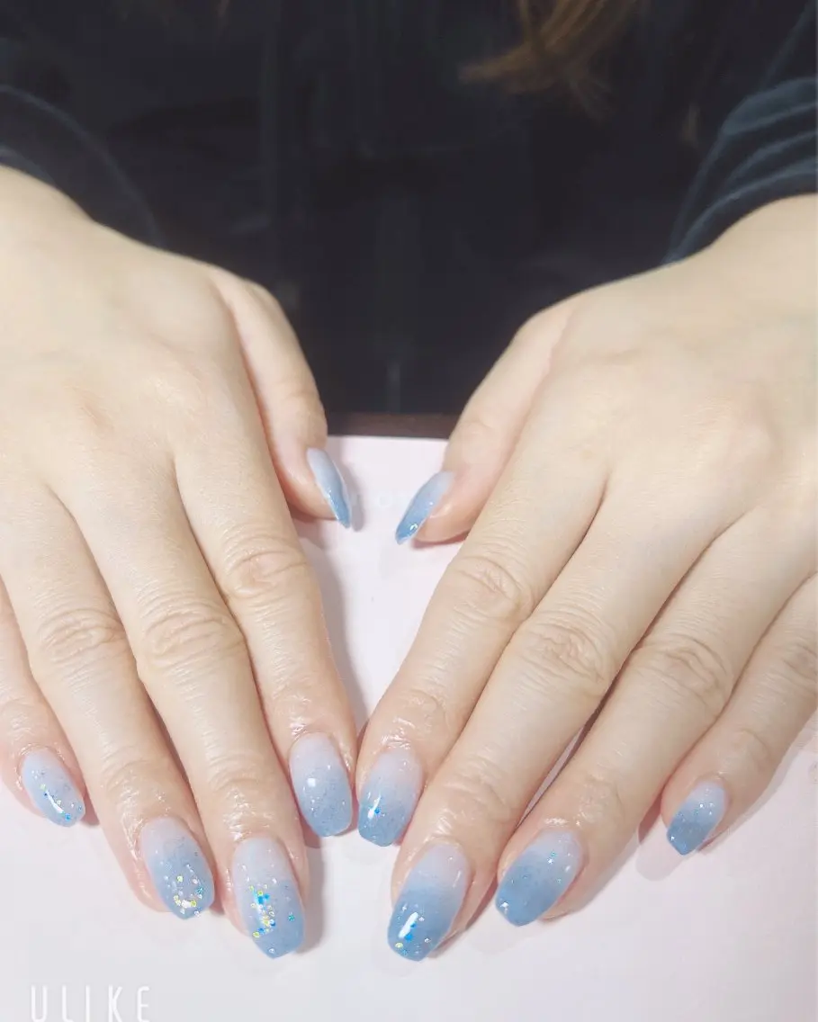 ネイル ブルー ラメ(グリッター) ラメグラデーション ハンドネイル 吉野✨ ネイルデザイナー✨のネイルデザイン