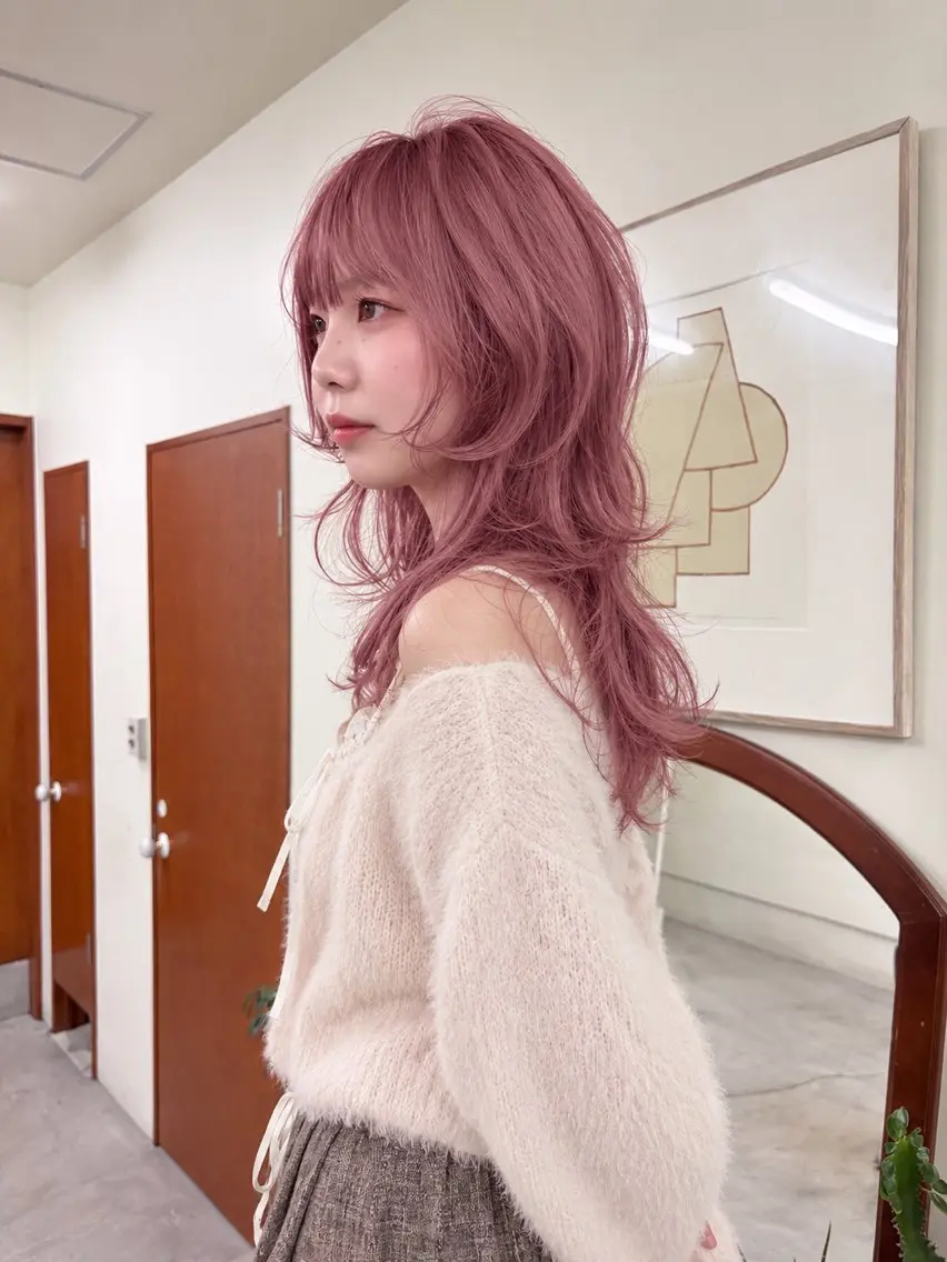 ロング ヘアカラー mitsuki ブリーチカラーのヘアスタイル
