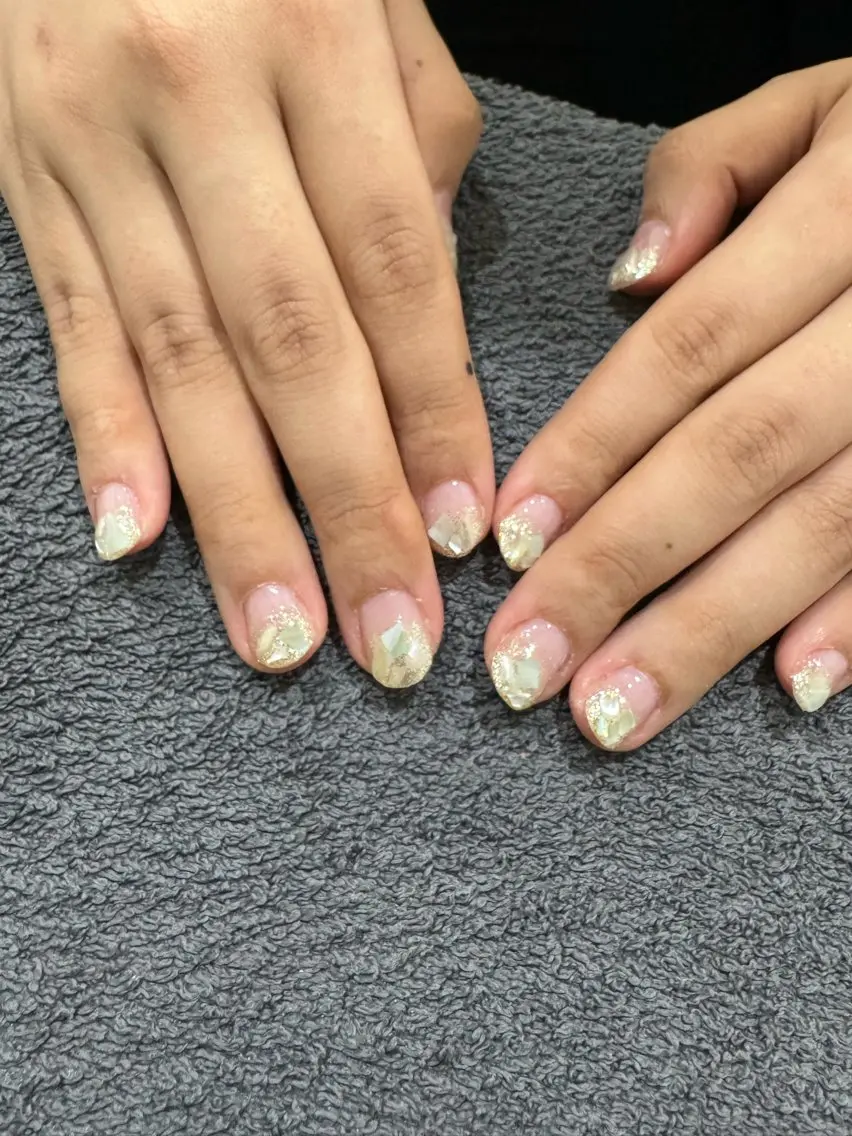 ネイル アートネイル ゴールド キラキラネイル carnet nail💅のネイルデザイン