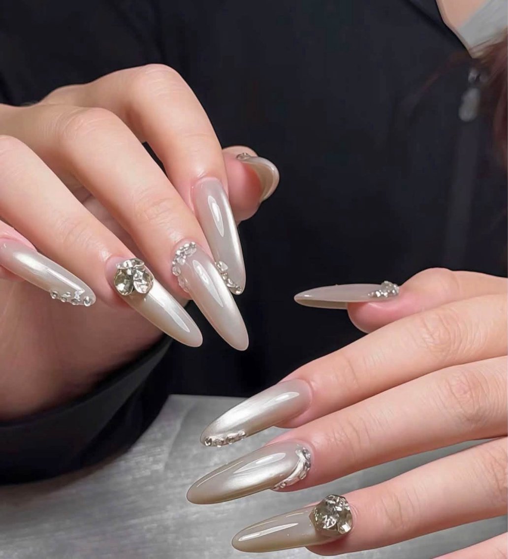 ネイル ガーリー 韓国ネイル ロングネイル マグネットネイル 持ち込み ハンドネイル HARI NAILのネイルデザイン