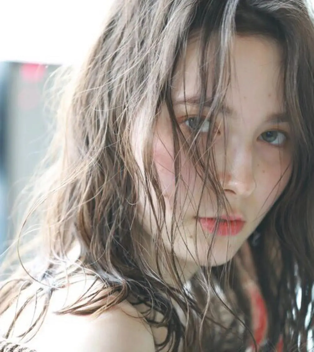 🌈人気No.1メニュー🌈✨透明感抜群🌟ワンブリーチ+艶カラー+艶ケアトリートメント✨の写真