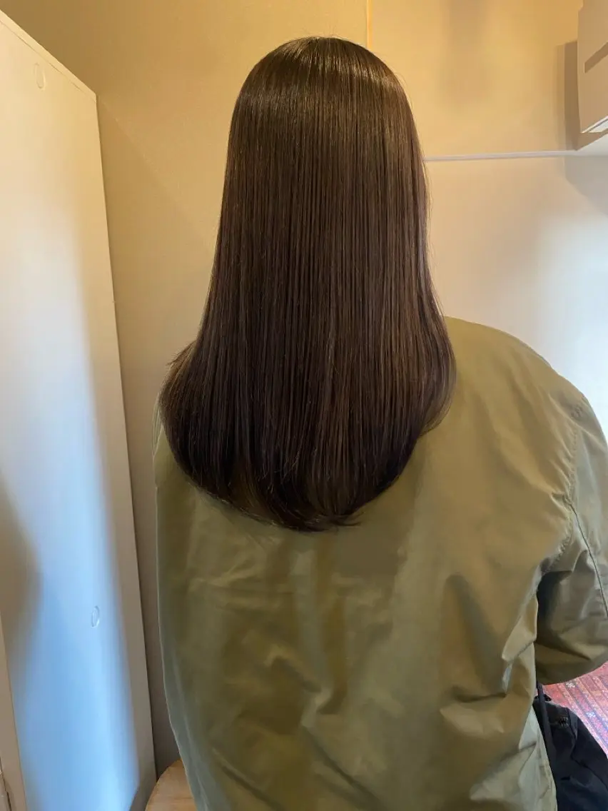 セミロング ヘアカラー トリートメント みやけ ひなのヘアスタイル