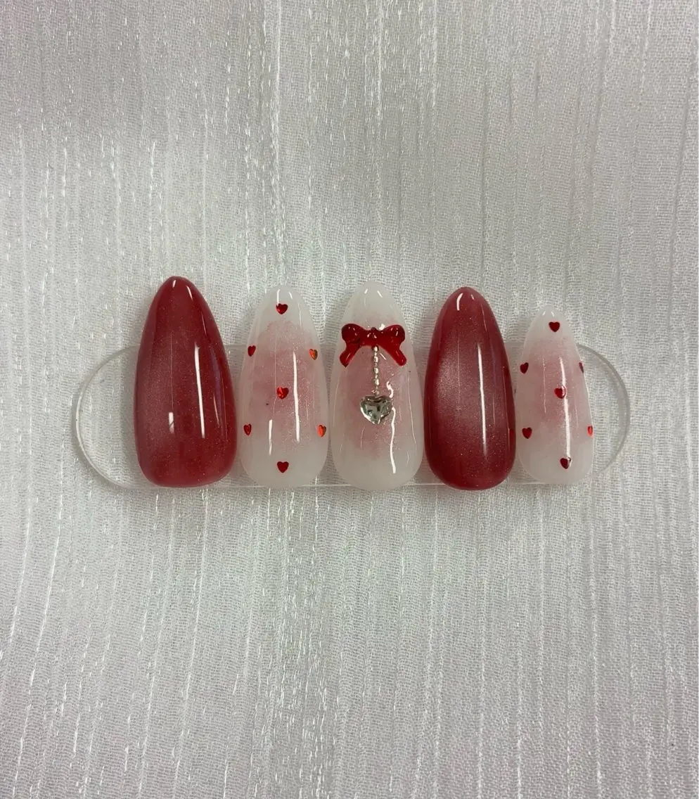 ネイル バレンタイン Lilith Yumiのネイルデザイン
