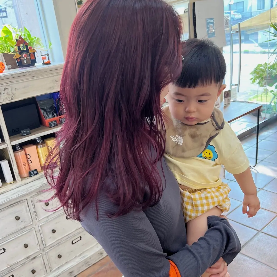 ミディアム カラー ボルドーカラー レッドカラー 大久保 佳那のヘアスタイル
