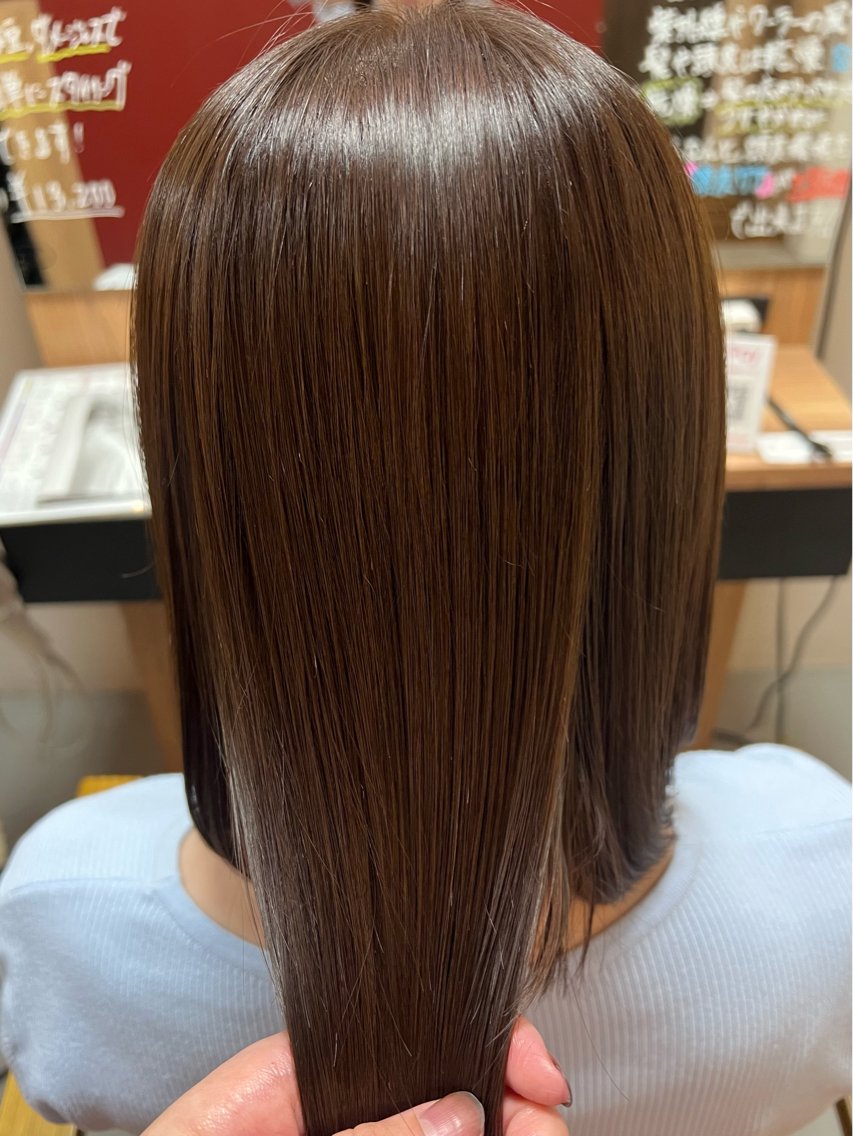 ミディアム ケアカラー カット ヘアカラー トリートメント 岩坪 明日花のヘアスタイル