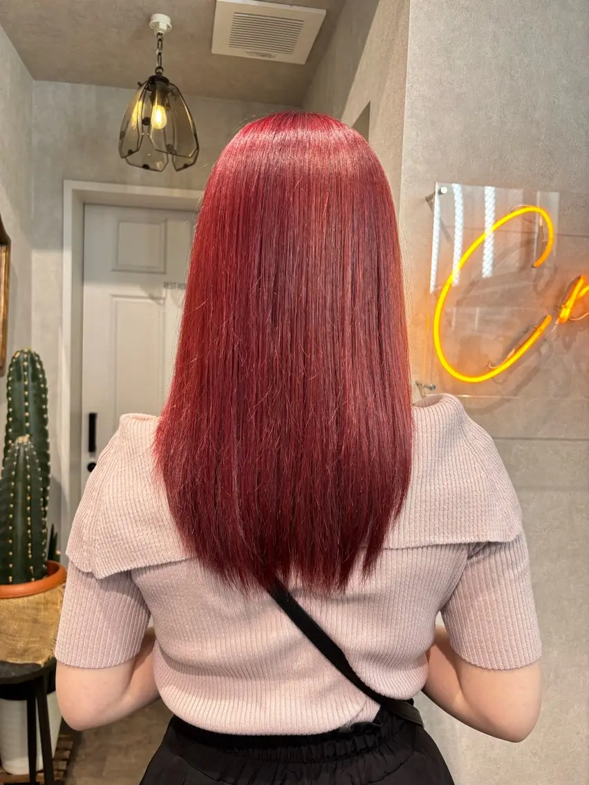 セミロング カラー ヘアアレンジ 切りっぱなしボブ ブリーチ ダブルカラー イヤリングカラー ハイライトカラー iona/ハイトーン /ネイルのネイルデザイン