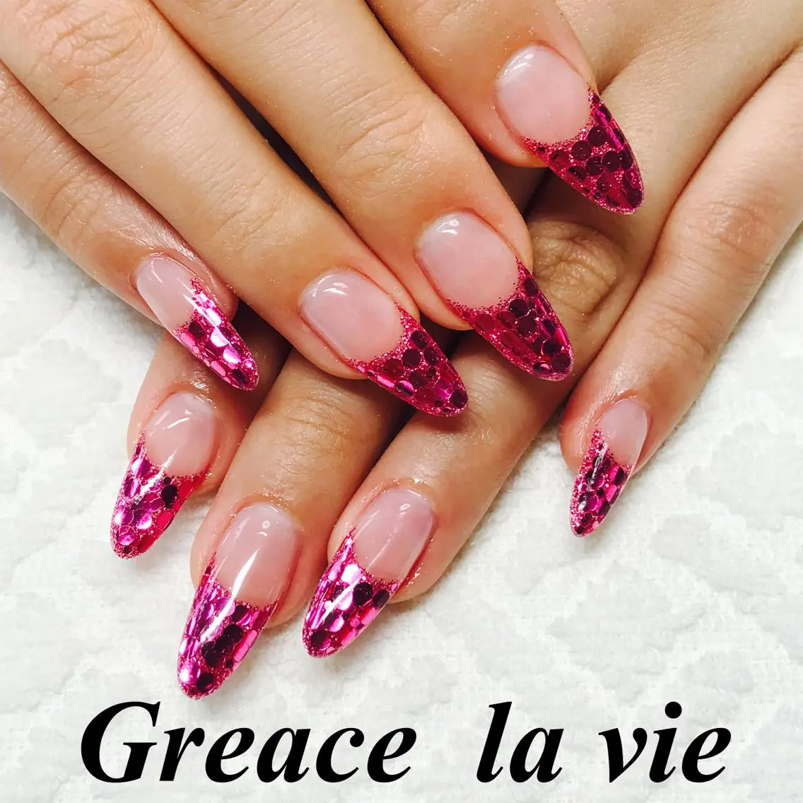 ロング カラー パーマ ヘアアレンジ キッズ ネイル マツエク・マツパ ピンクカラー カラーマツエク フレンチネイル ピンク Greace  la vieのネイルデザイン