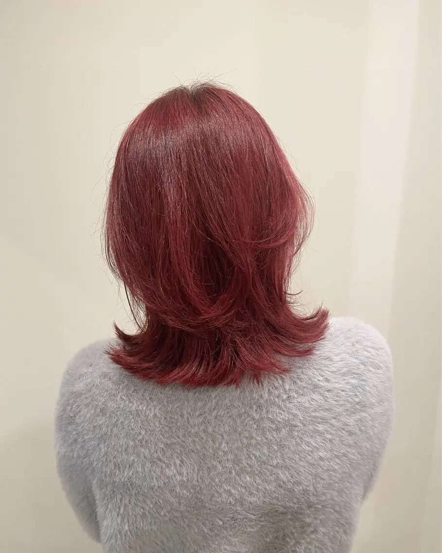 ミディアム カラー レッドカラー レイヤーカット ウルフカット ニュアンスカラー🫧 加納のヘアスタイル