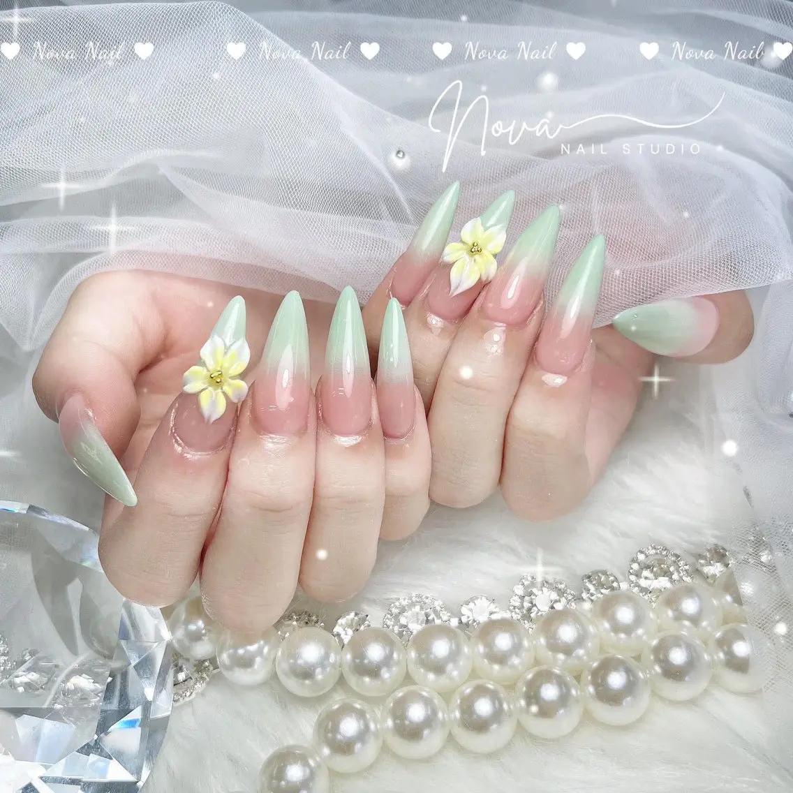 ネイル アートネイル フレンチネイル ジェルネイル キラキラネイル 韓国ネイル ハンドネイル Hann Nailのネイルデザイン