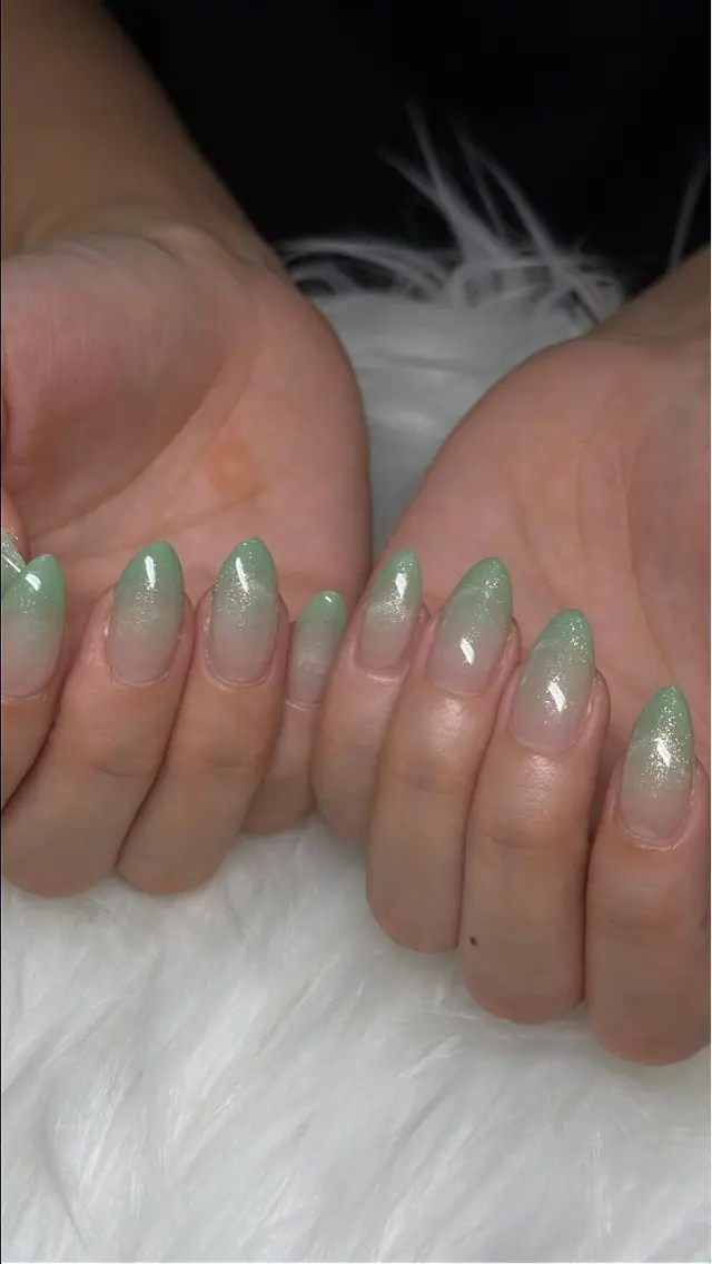 ネイル グラデーション ハンドネイル with hues AYAのネイルデザイン