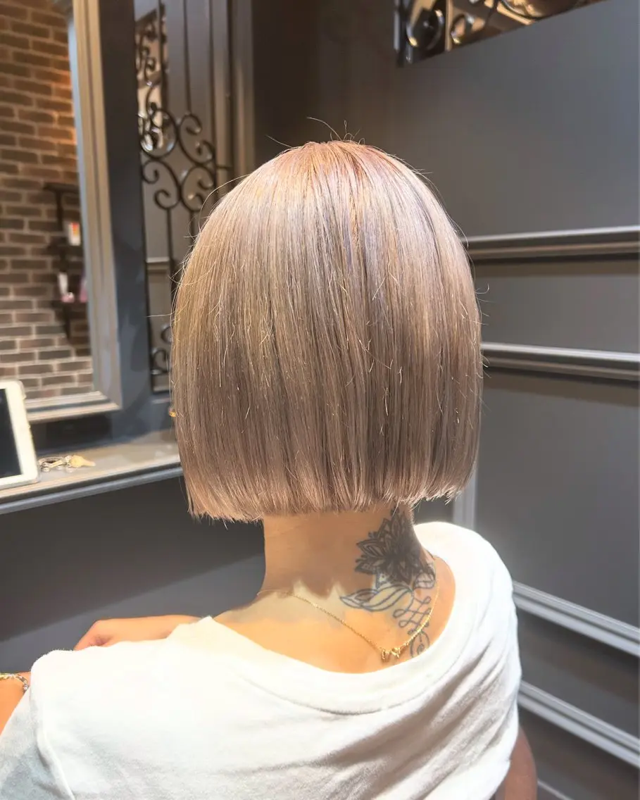 ミディアム カラー ヘアアレンジ 梅木李奈🕊️ レイヤー透明感カラーのヘアスタイル