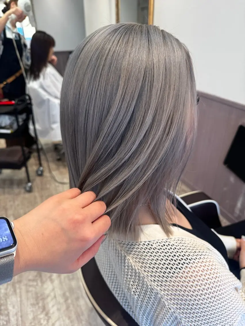 ミディアム カラー ブリーチ カット ヘアカラー ダブルカラー /レイヤー/アリサのヘアスタイル
