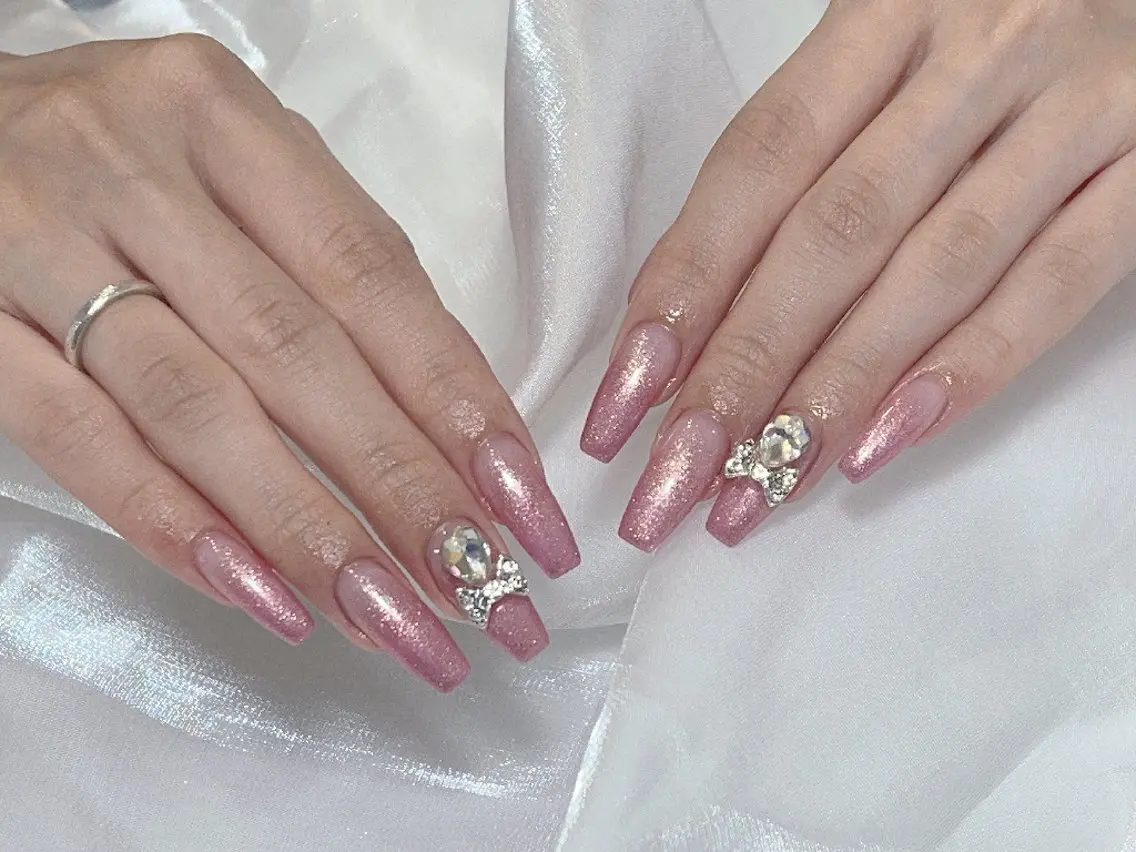 【HAND】ワンカラーorラメグラ+パーツ2個o r埋め尽くし¥6990→5990の写真