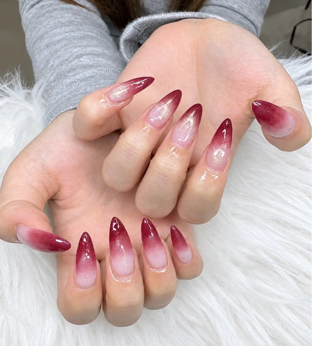 ネイル MIKA RUBY NAIL SLONのネイルデザイン