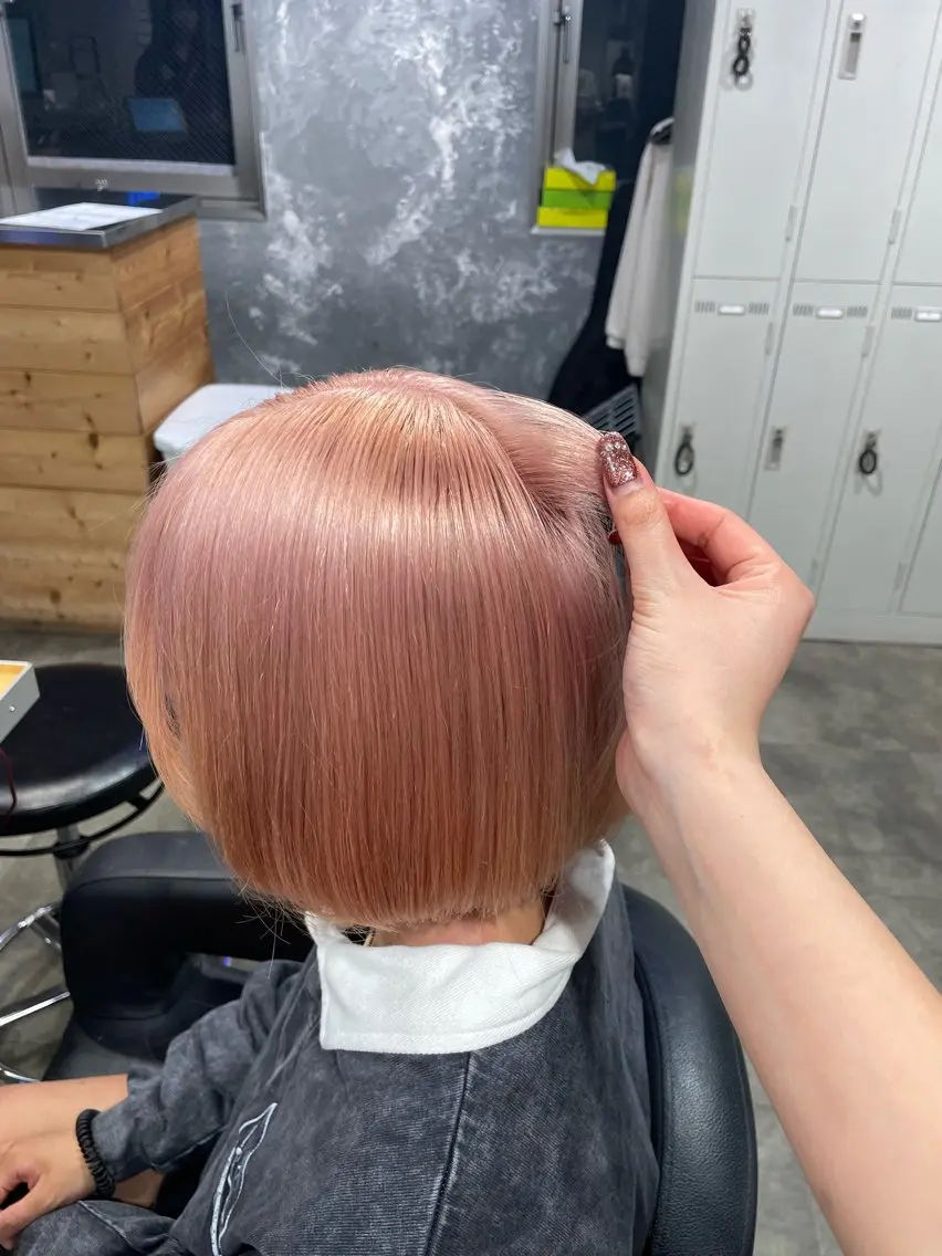 ショート カラー ヘアカラー ハイトーン 横浜💞ミオのヘアスタイル