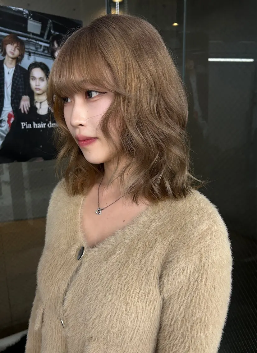 ミディアム ヘアカラー レイカ /ハイトーンのヘアスタイル