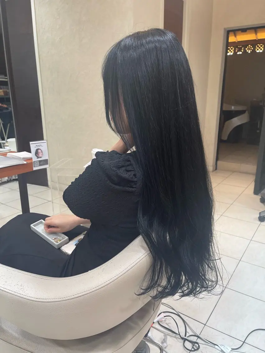 ロング カラー 黒髪 ブルーカラー ブルーブラック カネヒラ リョウスケのヘアスタイル