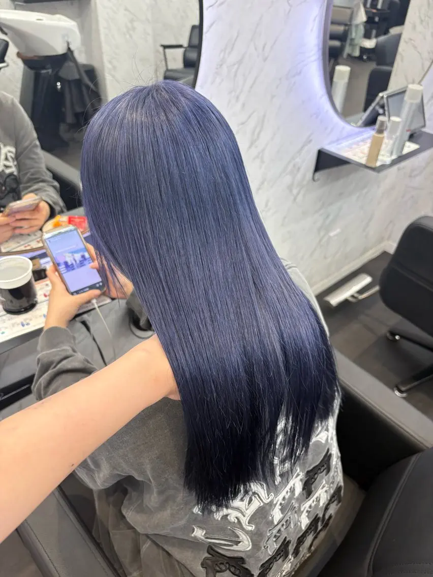 ロング カラー ブルーカラー ブルーラベンダー ラベンダーカラー ヘアカラー 韓国ヘア🎀 /♡𝓝𝓸𝓪♡のヘアスタイル