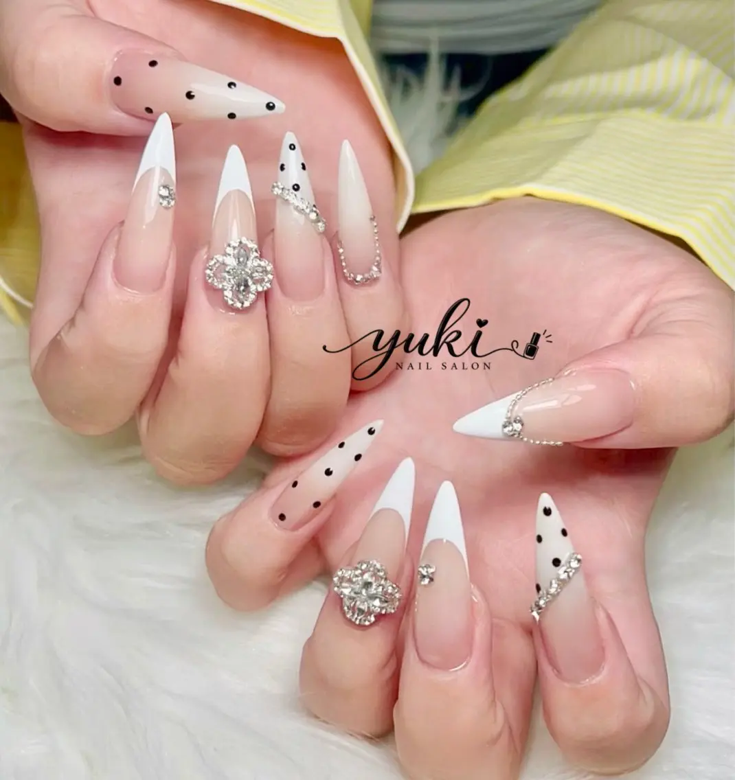 ネイル アートネイル ボルドー フレンチネイル ジェルネイル 氷ネイル・うるうるネイル ハンドネイル Yuki Nailsalonのネイルデザイン