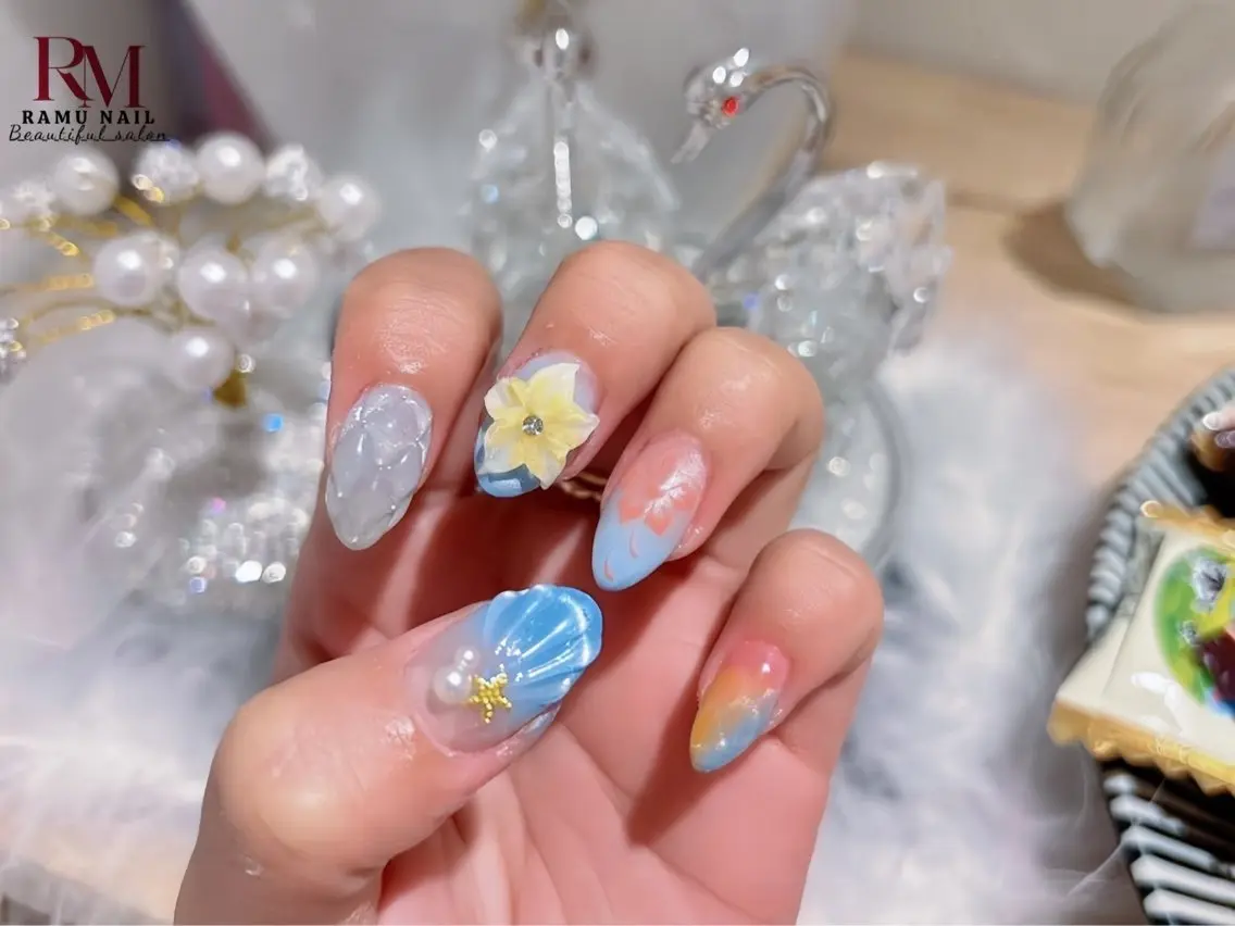 ネイル キラキラネイル マグネットネイル ミラーネイル ピンク 夏ネイル ハンドネイル RAMU Nail 恵比寿店のネイルデザイン