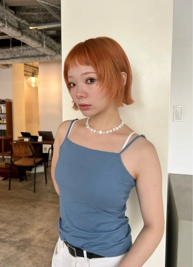 ショート カラー ボブレイヤー ボブ レイヤーカット オン眉 カット ヘアカラー トリートメント chico .のヘアスタイル