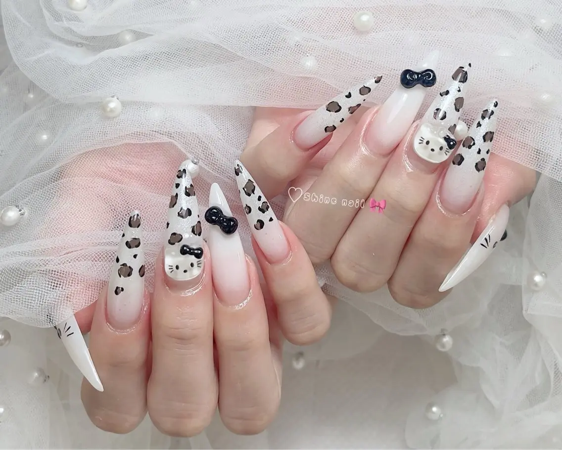 ネイル shine 🎀 長さ出し専門のネイルデザイン