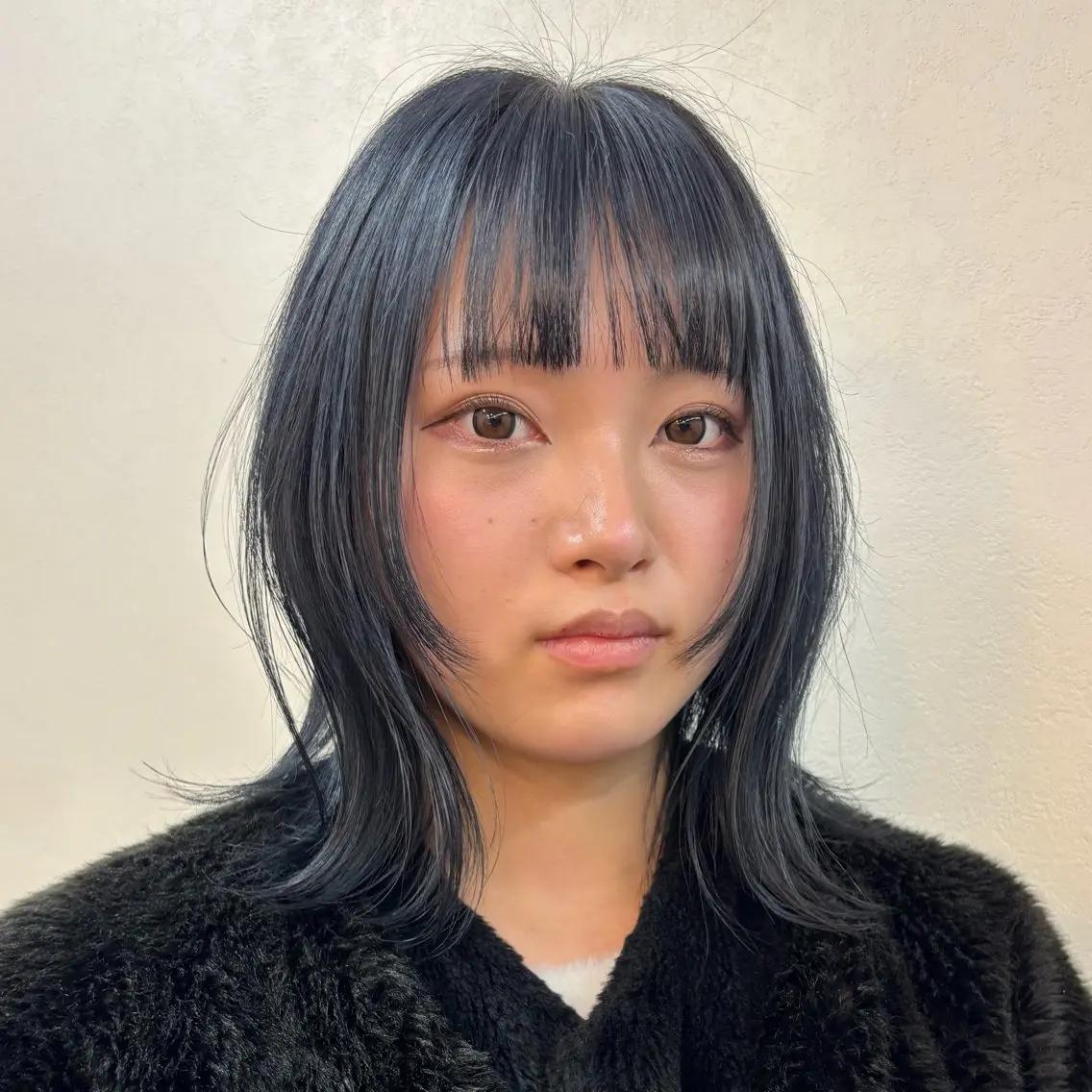 カラー 黒髪 ブルーカラー ブルーブラック 【ブリーチ/ヘアセ ット】Kano🎀のヘアスタイル