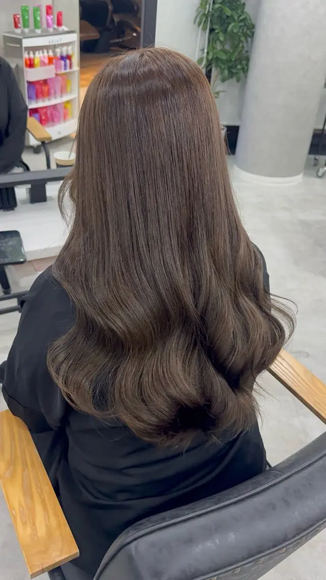 ロング カラー アッシュ アッシュブラウン ベージュカラー 黒髪 ブリーチ ヘアカラー トリートメント 赤み無し柔らかカラー 【梅田】madokaのヘアスタイル