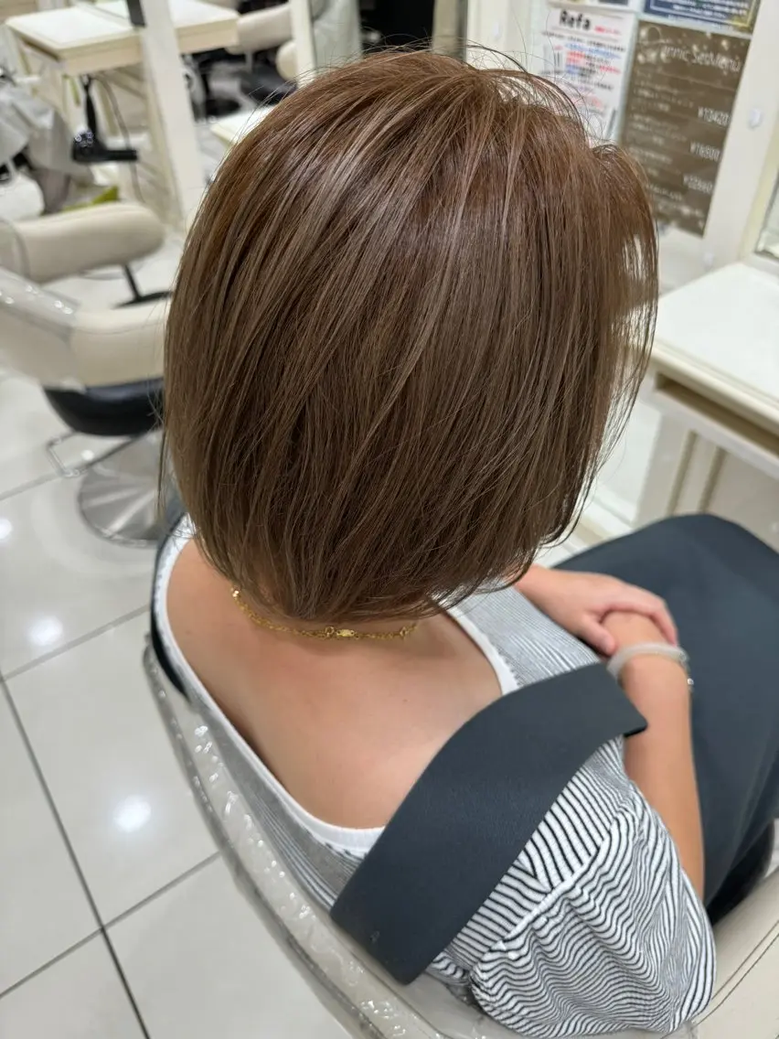 カラー ベージュカラー ブリーチ デザインカラー 新井 俊輔のヘアスタイル