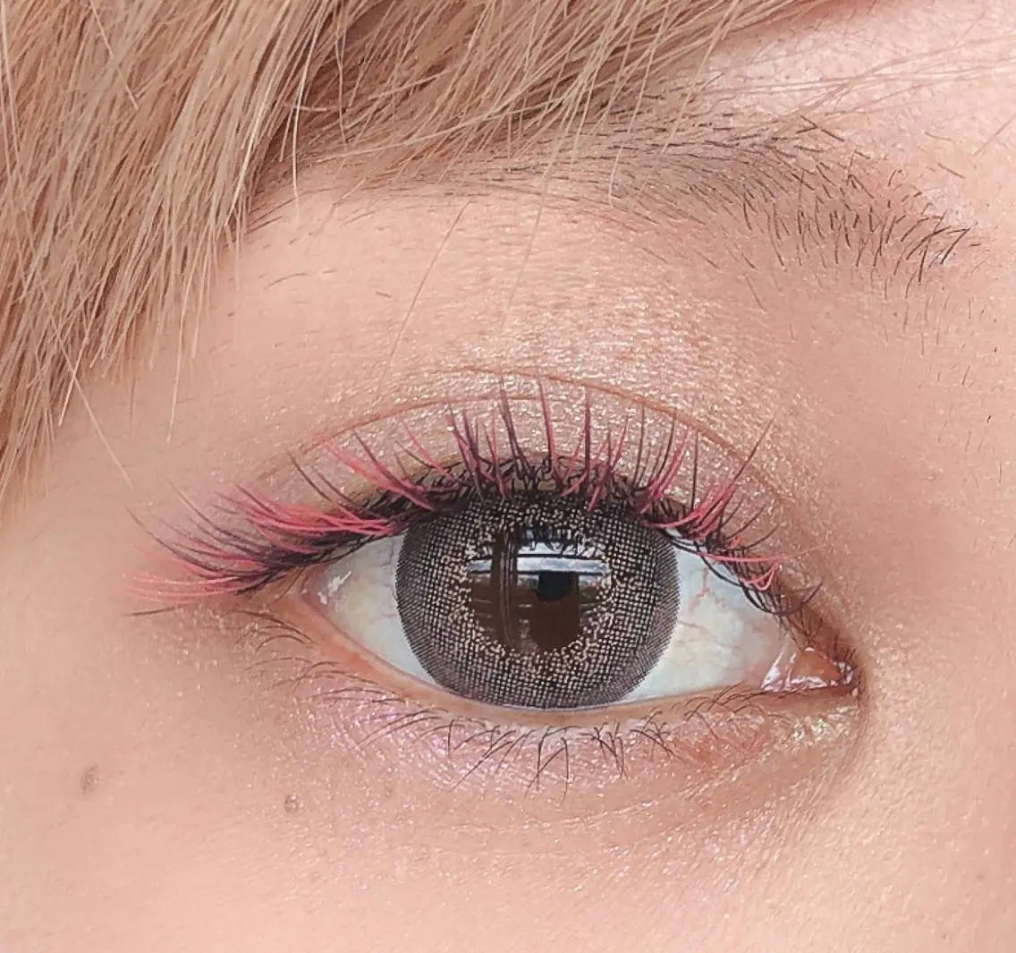 マツエク・マツパ カラーマツエク セーブル Hug me eyelashのマツエク・マツパデザイン