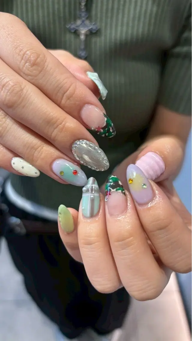 ネイルアートし放題 & 持ち込みアート💅💕✅爪に優しいパラジェル使用☆【追加料金でオフ・パーツ🉑】の写真
