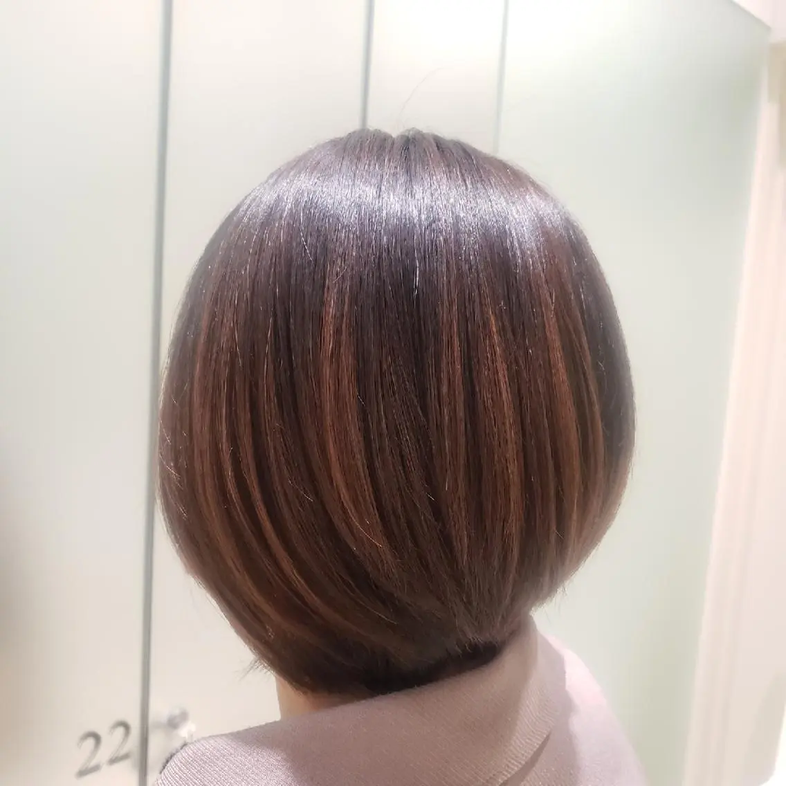 ショート カラー バレイヤージュ レイヤーカット ヘアカラー Koharu 髪質改善カラーのヘアスタイル