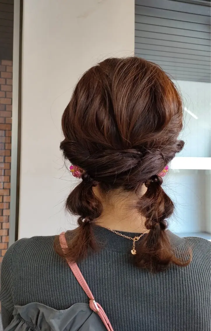 ミディアム ヘアアレンジ ツインテール au美容室 栄矢場町のヘアスタイル