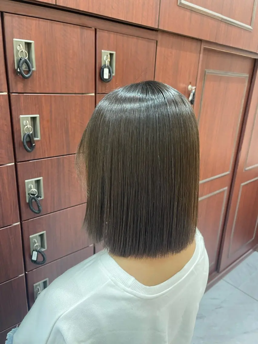 ミディアム カット 縮毛矯正 森田 明日香のヘアスタイル