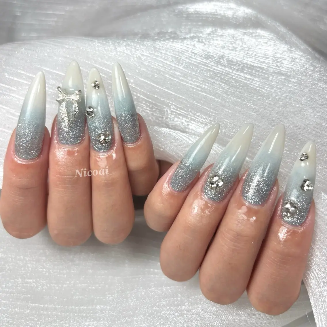 ネイル フラッシュネイル ジェルネイル グラデーション ロングネイル ホワイト NailSalon Nicoaiのネイルデザイン