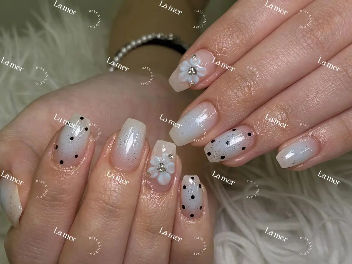 ネイル ハンドネイル ハンドケア hikikibyee ♡のネイルデザイン