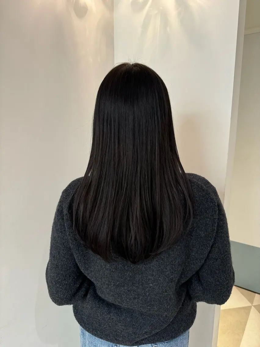 セミロング ヘアカラー ホリグチ ルナのヘアスタイル