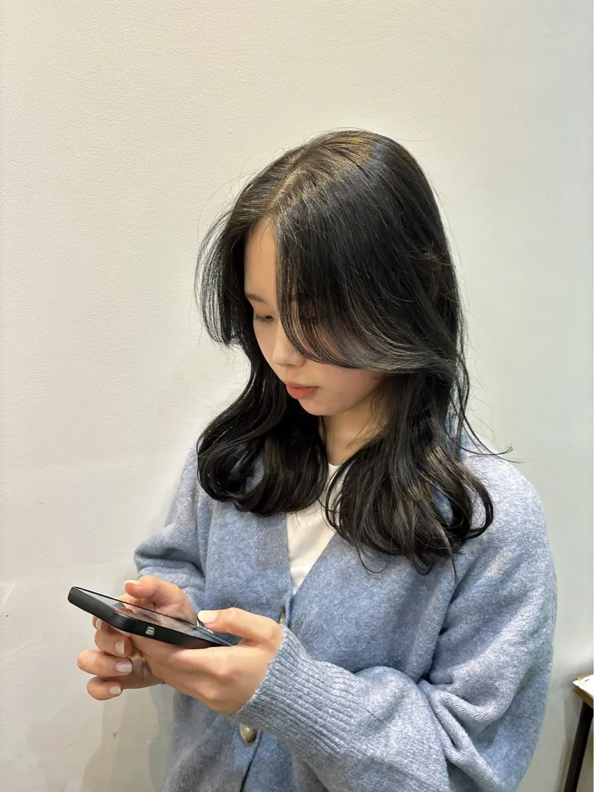 セミロング カラー 韓国風ヘア Hana❁⃘*.゚ Jr.stylistのヘアスタイル