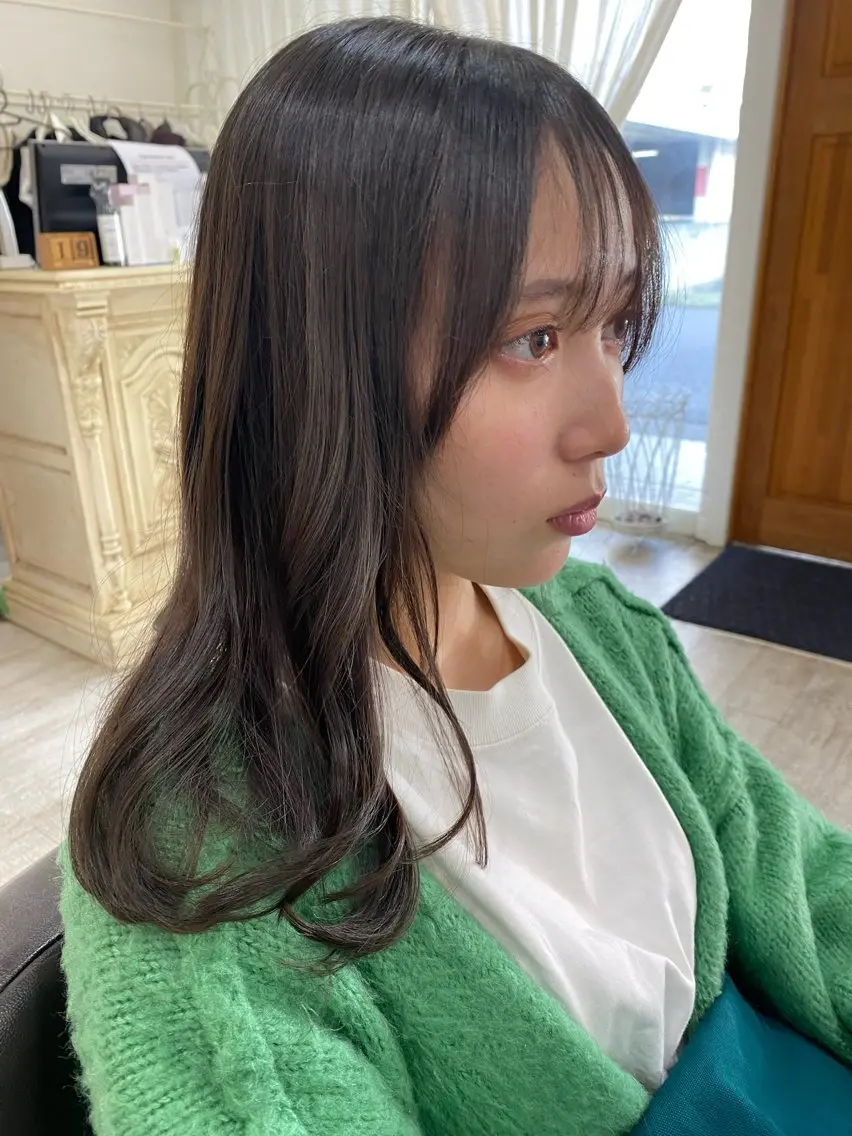 セミロング カラー グレージュ レイヤーカット 海外風レイヤー🥥 NANAのヘアスタイル