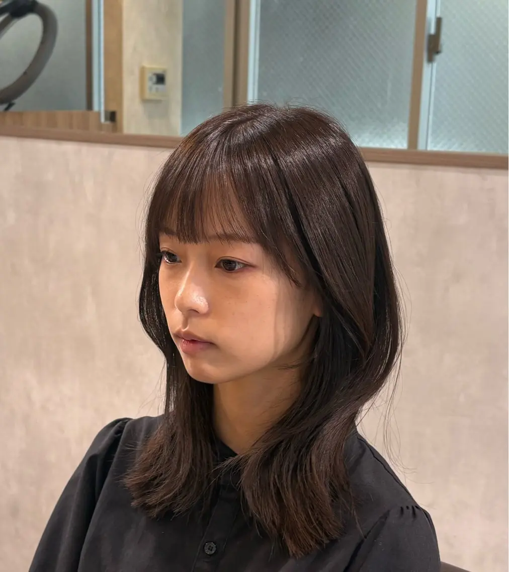 ミディアム ミディアムレイヤー レイヤーカット カット ヘアカラー 上原 佑介のヘアスタイル