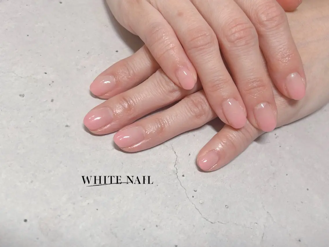 ネイル グラデーション ハンドネイル WHITE NAIL ホワイトネイルのネイルデザイン