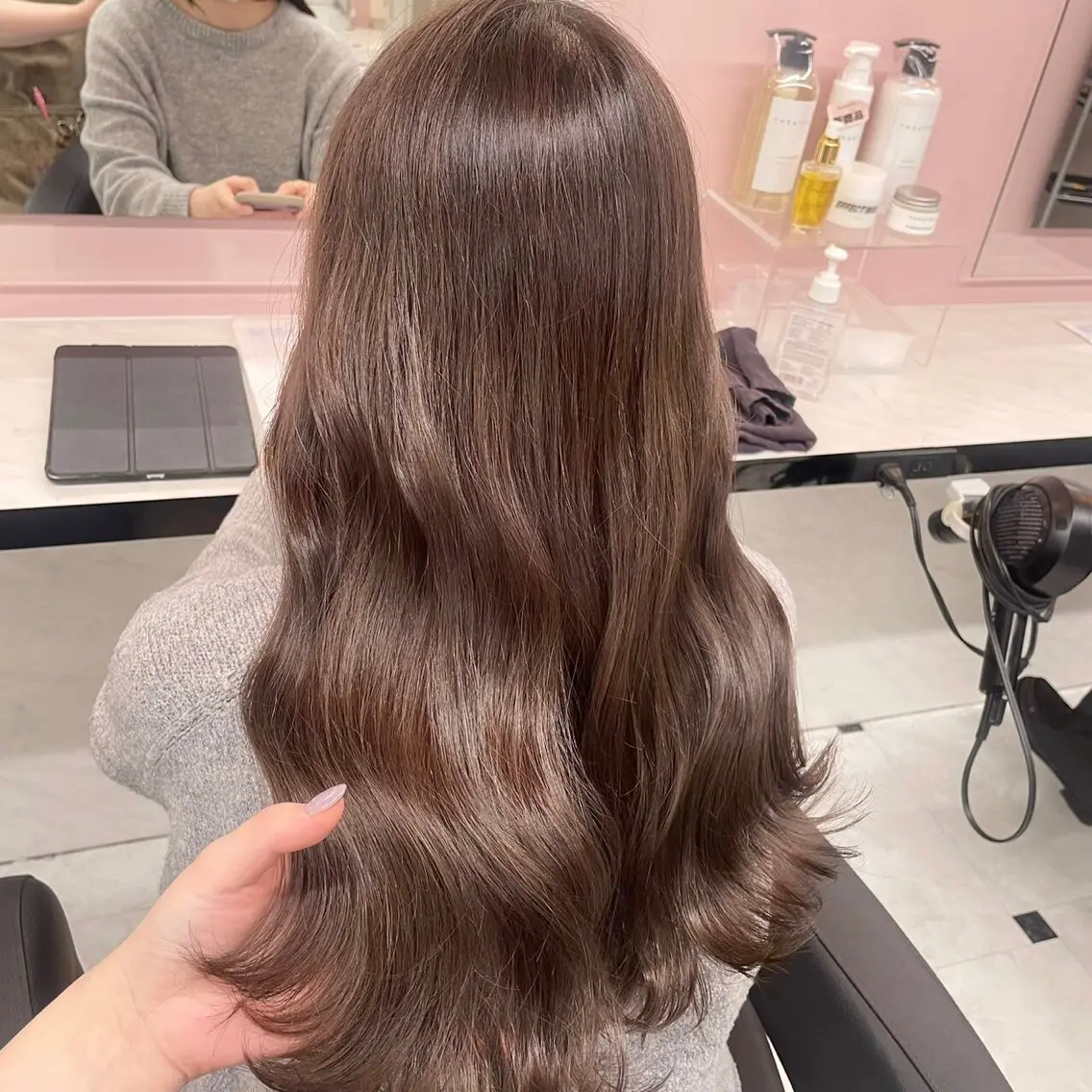 セミロング カラー ヘアアレンジ 〈公式〉🕯️ BABY上野🕯️のヘアスタイル