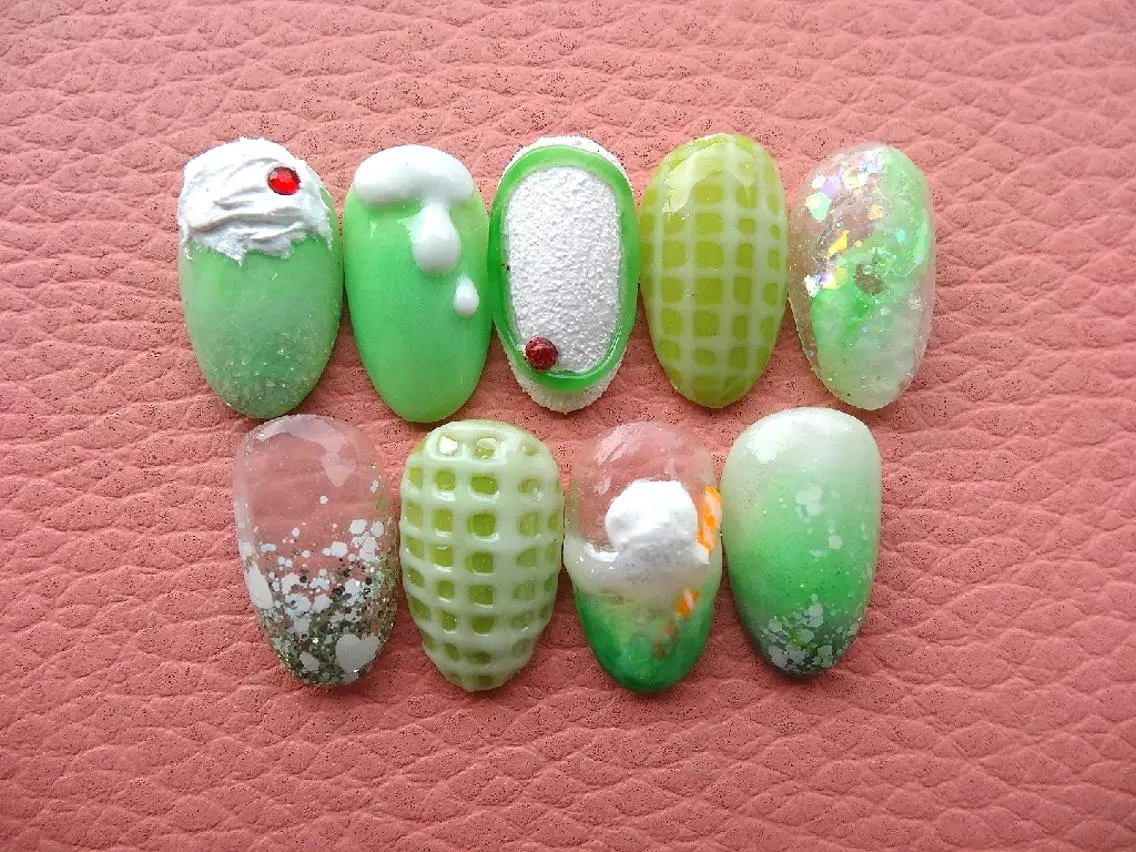 ミディアム ネイル ジェルネイル グリーン スカルプネイル T&A nailのネイルデザイン