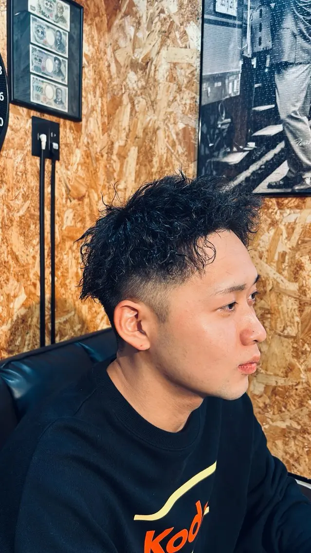 カット（顔剃り、シャンプー）＋ツイストスパイラルの写真