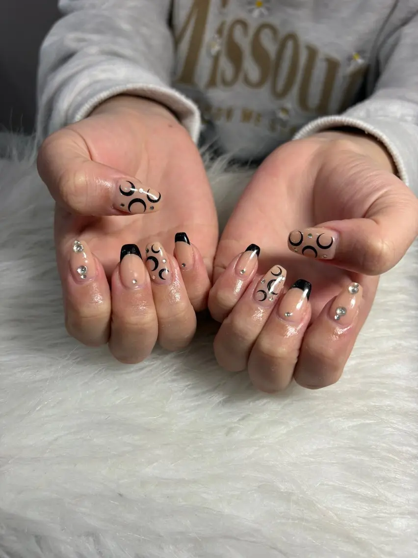 ネイル ハンドネイル LAVISH manaのネイルデザイン