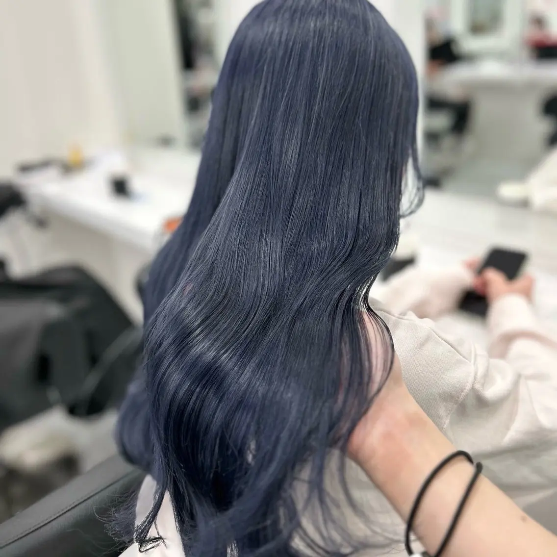 ロング カラー ヘアアレンジ ブリーチ 髪質改善 トリートメント ヘアカラー 🎀RIN🎀 縮毛矯正🩶暗髪のヘアスタイル