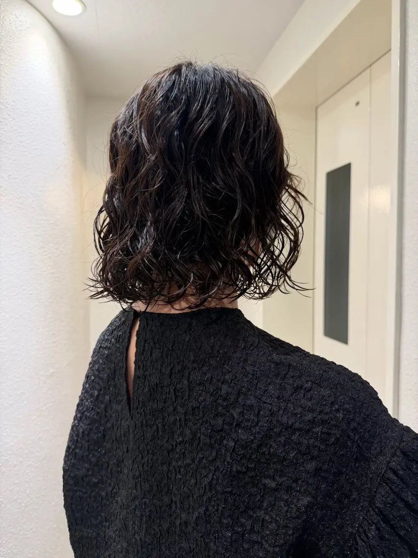 ミディアム パーマ ミディアムパーマ カット パーマ トリートメント 石川絢佳/ 顔周り×暖色カラーのヘアスタイル