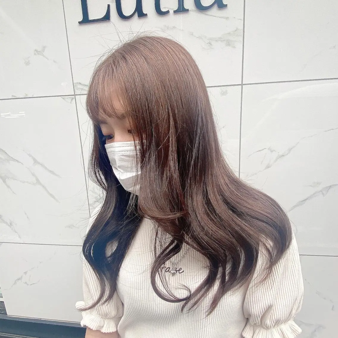 ロング カラー ヘアアレンジ ベージュカラー ブリーチ ブリーチなしカラー 新宿⌇韓国風ヘア ⌇透明感カラーのヘアスタイル